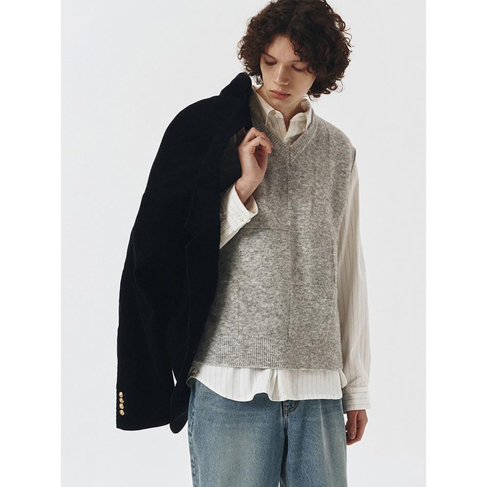Dunst For Men Unisex DiVide V Neck Wool Vest Light Melange Grey M Udsw3c101g1 LIGHT MELANGE GREY00S
Dunst For Men Unisex DiVide V Neck Wool Vest Light Melange Grey M Udsw3c101g1 LIGHT MELANGE GREY00S