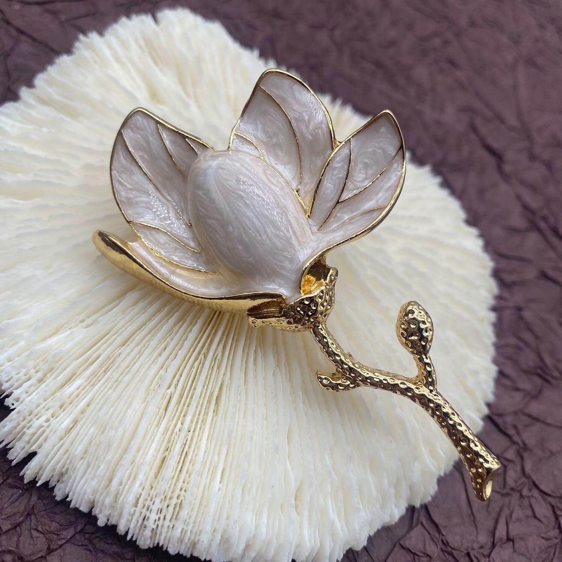 Medieval Halo Dyed Drop Glazed Tulip Flower Brooch Retro Palace Simple/Elegant 3D Emblem Men s Snd Women s Clothing Accessories
Medieval Halo Dyed Drop Glazed Tulip Flower Brooch Retro Palace Simple/Elegant 3D Emblem Men s Snd Women s Clothing Accessories