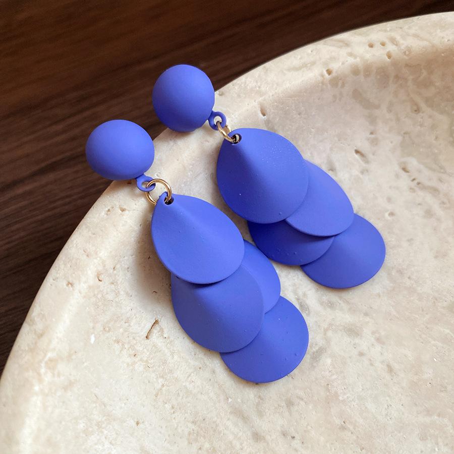 Silver needle spray paint round fringed earrings fashionable and simple versatile commuter temperament earrings light luxury high-end earrings women
Silver needle spray paint round fringed earrings fashionable and simple versatile commuter temperament earrings light luxury high-end earrings women