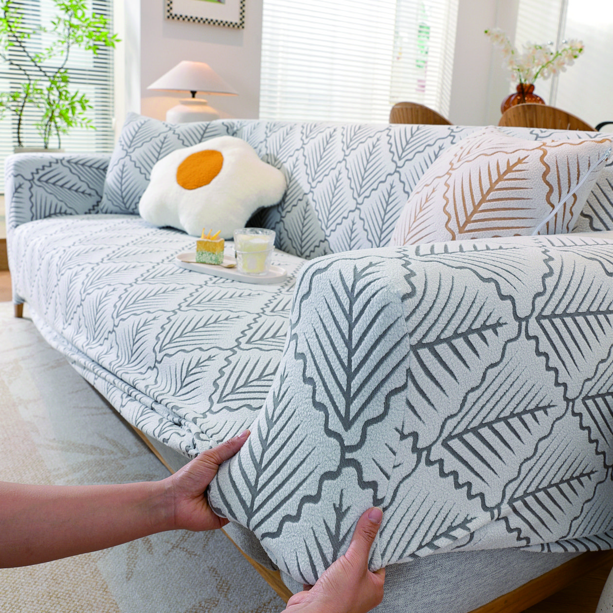 Solid Color Sofa Cover with Elastic Band Design, Removable and Machine Washable, High Elasticity, Full Coverage Dust Cover 1-seater sofa
Solid Color Sofa Cover with Elastic Band Design, Removable and Machine Washable, High Elasticity, Full Coverage Dust Cover 1-seater sofa