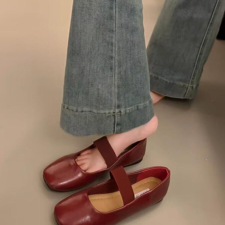 Shallow single shoes women s shoes square head with flat Mary Jane shoes and soft-soled shoes 40 темно-коричневого кольору
Shallow single shoes women s shoes square head with flat Mary Jane shoes and soft-soled shoes 40 темно-коричневого кольору