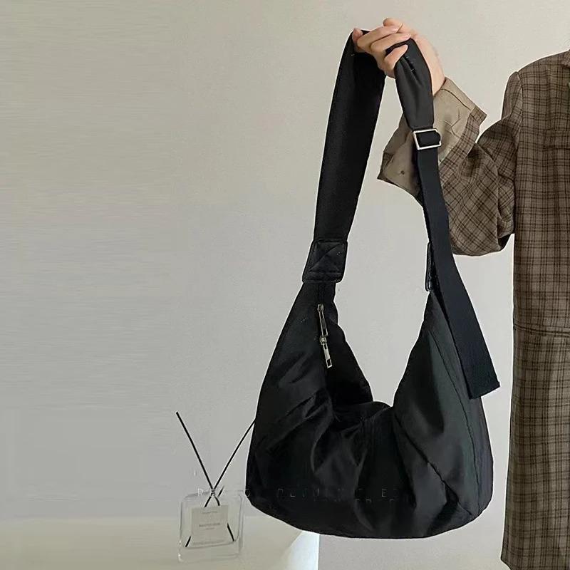 New Style Women s Bag Cloth Material Dumpling Shape Bag Bag Shoulder Bag Messenger Bag Large Capacity Woman Bag чорний
New Style Women s Bag Cloth Material Dumpling Shape Bag Bag Shoulder Bag Messenger Bag Large Capacity Woman Bag чорний