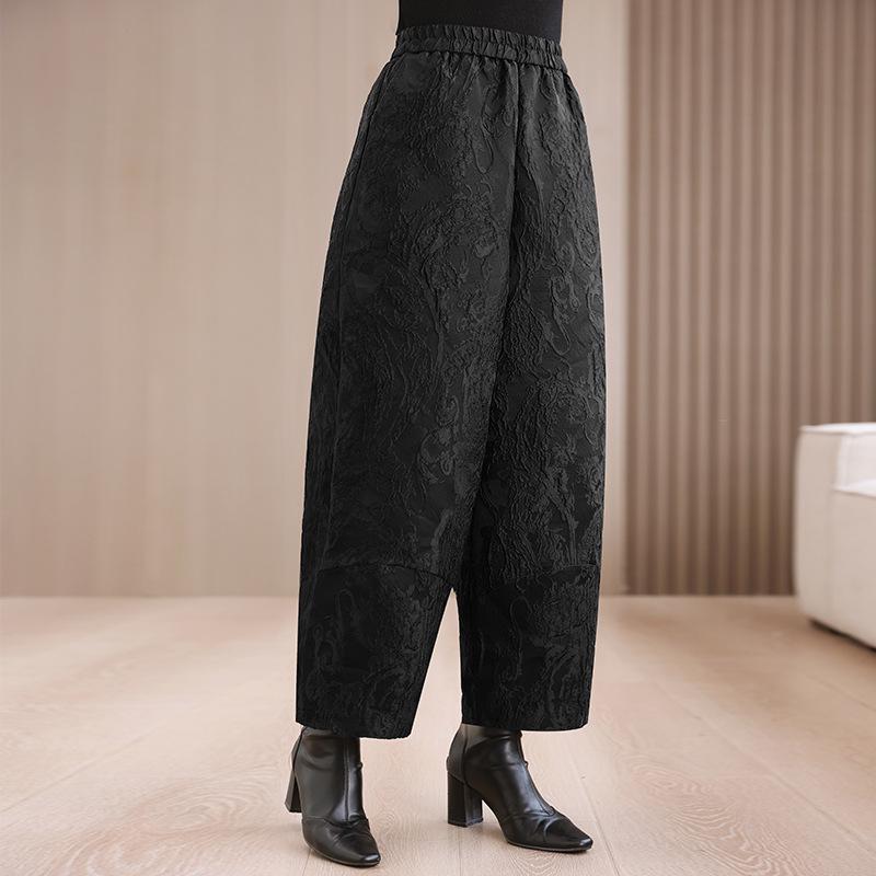 Plus Size Jacquard Cropped Pants for Women - Age-Defying, High-End, Spring/Autumn Casual Wear 4XL
Plus Size Jacquard Cropped Pants for Women - Age-Defying, High-End, Spring/Autumn Casual Wear 4XL