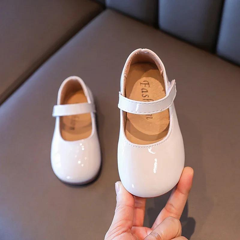 Plain Patent Leather Ballet Flats Baby Girls Concise Round Toe Mary Jane Shoes Kids Soft Sole 25
Plain Patent Leather Ballet Flats Baby Girls Concise Round Toe Mary Jane Shoes Kids Soft Sole 25