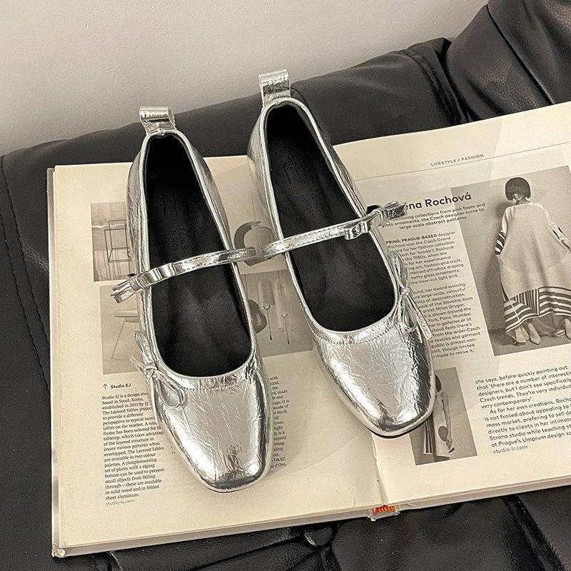 French retro bow with Mary Jane shoes 2025 spring and summer new heightening shallow mouth single shoes flat shoes 39 серебряный
French retro bow with Mary Jane shoes 2025 spring and summer new heightening shallow mouth single shoes flat shoes 39 серебряный