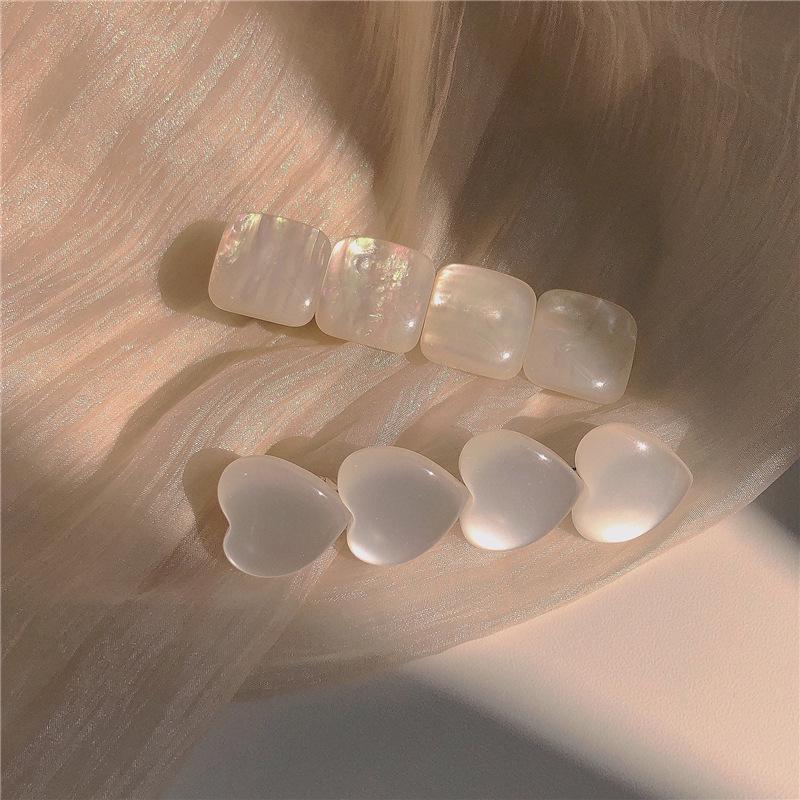 Elegant White Hair Clip 2022: Summer Side Bang & Back Headpiece for Women Clip 
Elegant White Hair Clip 2022: Summer Side Bang & Back Headpiece for Women Clip