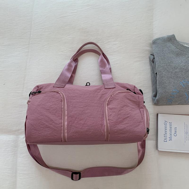Pillow bag Sports fitness bag Men s and women s fashion portable drum bag Large capacity short trip bag Commuter messenger bag розовый
Pillow bag Sports fitness bag Men s and women s fashion portable drum bag Large capacity short trip bag Commuter messenger bag розовый