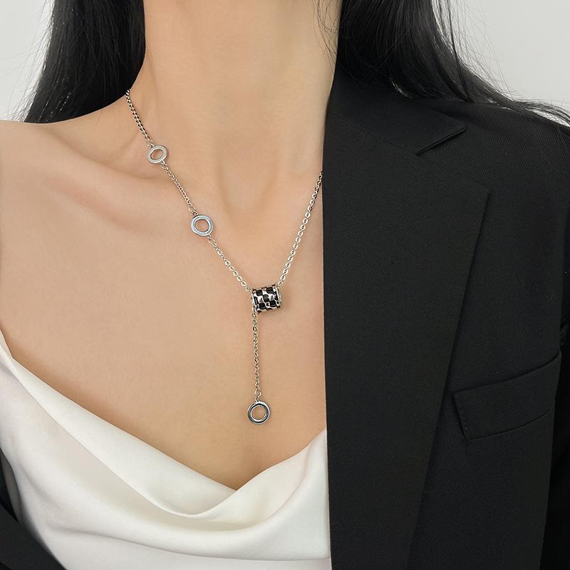 Titanium Steel Checkerboard Small Waist Necklace Women S Fashion Design Sense Checkerboard Ring Zircon Collarbone Chain Accessories
Titanium Steel Checkerboard Small Waist Necklace Women S Fashion Design Sense Checkerboard Ring Zircon Collarbone Chain Accessories