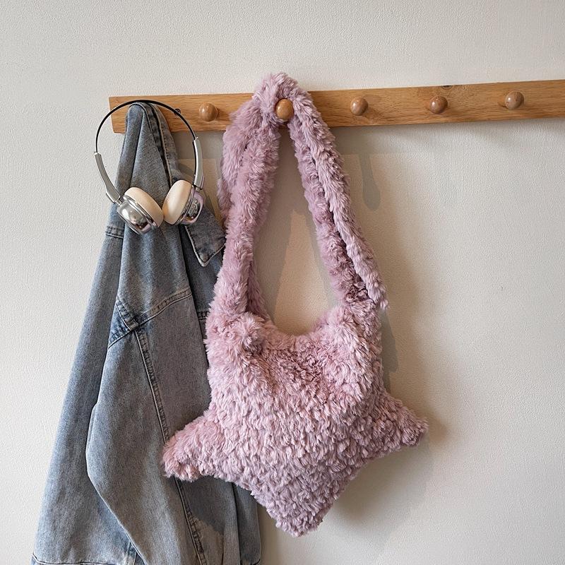 2025 autumn high-value simple casual stars solid color plush European and American fashion messenger star bag shoulder bag
2025 autumn high-value simple casual stars solid color plush European and American fashion messenger star bag shoulder bag