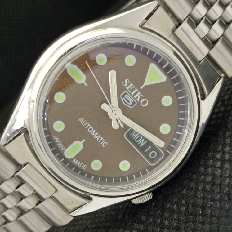 Б/У винтажные часы SEIKO 5 AUTOMATIC 7S26A JAPAN MENS D/D BROWN 612-a319059-2 SKU612-a319059
Б/У винтажные часы SEIKO 5 AUTOMATIC 7S26A JAPAN MENS D/D BROWN 612-a319059-2 SKU612-a319059