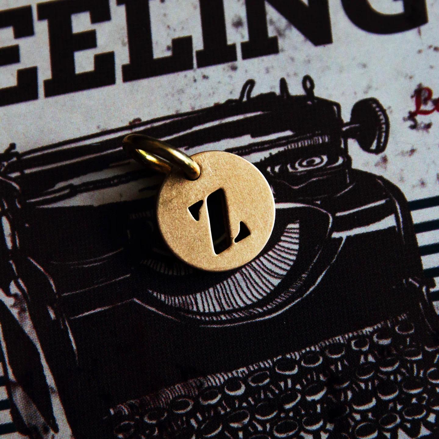 English Alphabet Keychain Copper Alphabet Listing Key Hanging Zipper Head Bracelet Accessories Brass Key Ring Accessories Round
English Alphabet Keychain Copper Alphabet Listing Key Hanging Zipper Head Bracelet Accessories Brass Key Ring Accessories Round