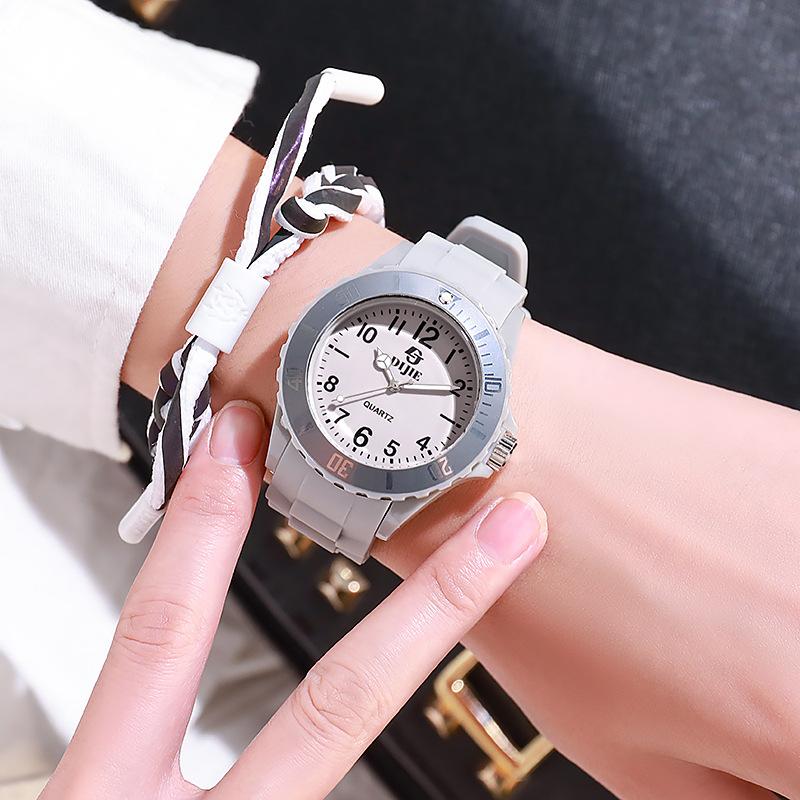Fashion Casual Watches Silicone Lady Quartz Watch Student Female Classic Vintage Clock Electronic Student Couple WristWatches серый
Fashion Casual Watches Silicone Lady Quartz Watch Student Female Classic Vintage Clock Electronic Student Couple WristWatches серый
