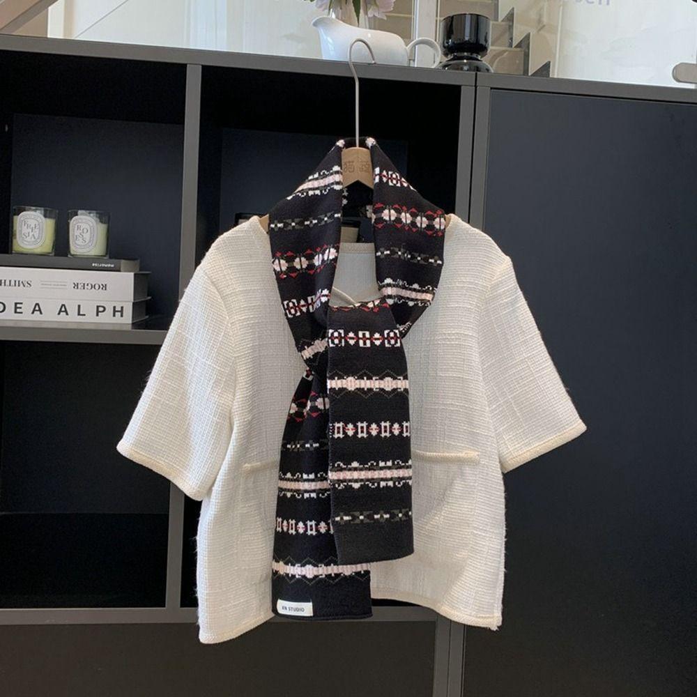 Cashmere Island Style Jacquard Scarf Printed Wool Shawl Retro Knitted Scarves Autumn Winter Black Jacquard
Cashmere Island Style Jacquard Scarf Printed Wool Shawl Retro Knitted Scarves Autumn Winter Black Jacquard