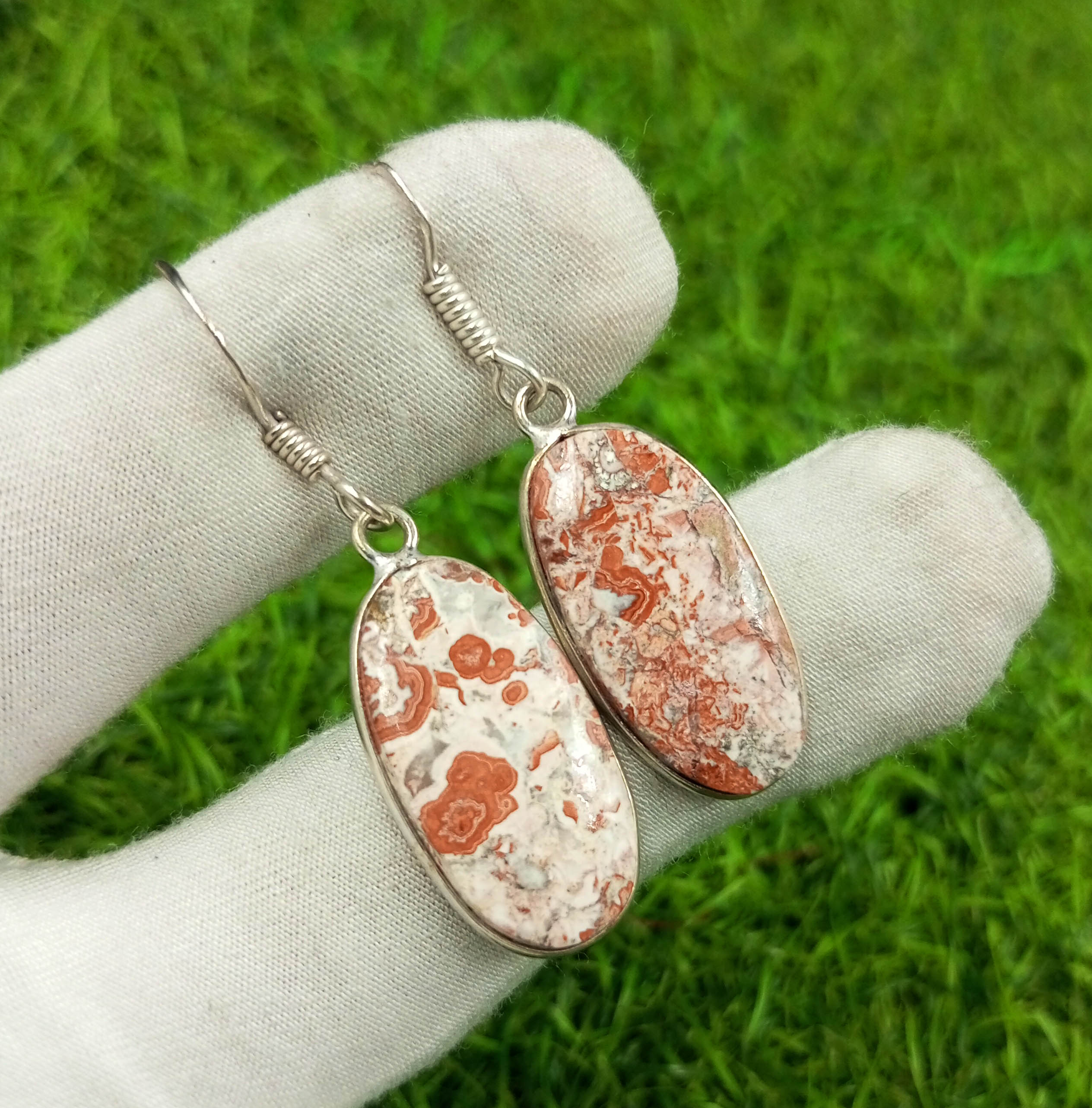 Натуральный сумасшедший кружевной агат Rosarita Jasper Gemstone 925 пробы с серебряным покрытием овальной формы 1 пара ободок женские серьги
Натуральный сумасшедший кружевной агат Rosarita Jasper Gemstone 925 пробы с серебряным покрытием овальной формы 1 пара ободок женские серьги