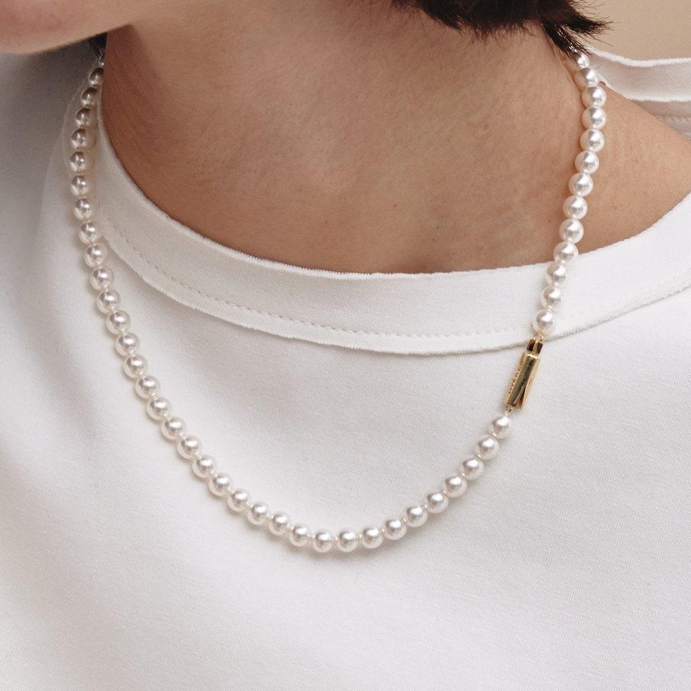 H Edition Silver (Y) White Pearl Bead Necklace 6mm Hl6N33600Y9450
H Edition Silver (Y) White Pearl Bead Necklace 6mm Hl6N33600Y9450