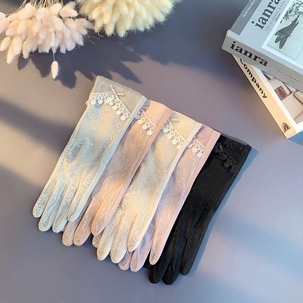 Five Fingers Mitts Ice Silk Summer Women Flower Sunscreen Mittens Thin Gloves Lace Drive Mitten
Five Fingers Mitts Ice Silk Summer Women Flower Sunscreen Mittens Thin Gloves Lace Drive Mitten