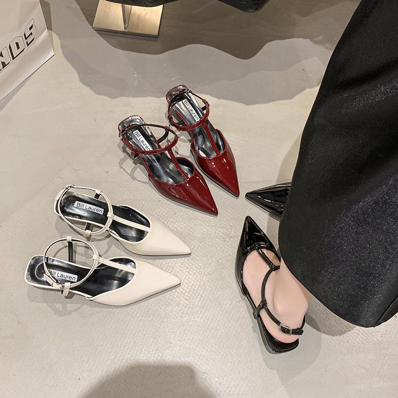 Pointed versatile sandals summer new baotou fairy slope patent leather sandals niche rear empty sandals 35
Pointed versatile sandals summer new baotou fairy slope patent leather sandals niche rear empty sandals 35