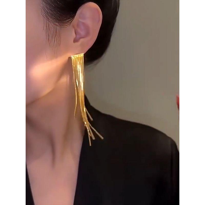 Fashion Heavy Industry Metal Super Slim Long Earrings Silver Needle Tassel Earrings Gold
Fashion Heavy Industry Metal Super Slim Long Earrings Silver Needle Tassel Earrings Gold