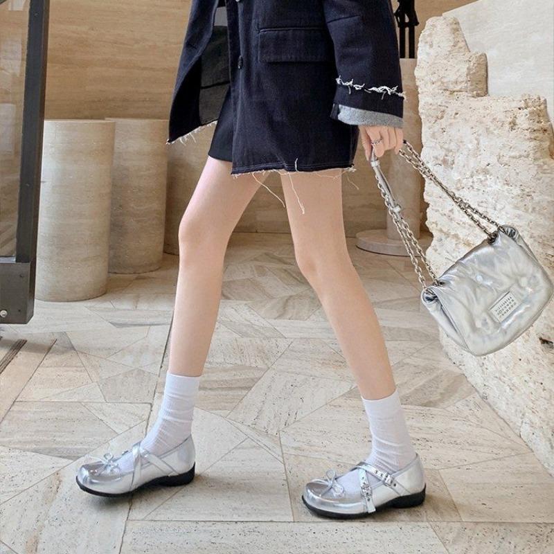 Женские туфли Мэри Джейн новые, не уставшие, одинарные туфли на шнуровке, с ощущением высокого класса, в легком балетном стиле 40 серебряный
Женские туфли Мэри Джейн новые, не уставшие, одинарные туфли на шнуровке, с ощущением высокого класса, в легком балетном стиле 40 серебряный