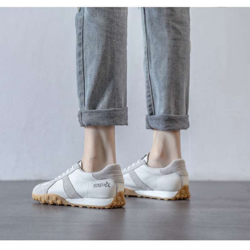 Dexun shoes soft leather white shoes women s soft sole soft surface comfortable women s shoes 2025 new Forrest Gump shoes casual sports shoes 40
Dexun shoes soft leather white shoes women s soft sole soft surface comfortable women s shoes 2025 new Forrest Gump shoes casual sports shoes 40