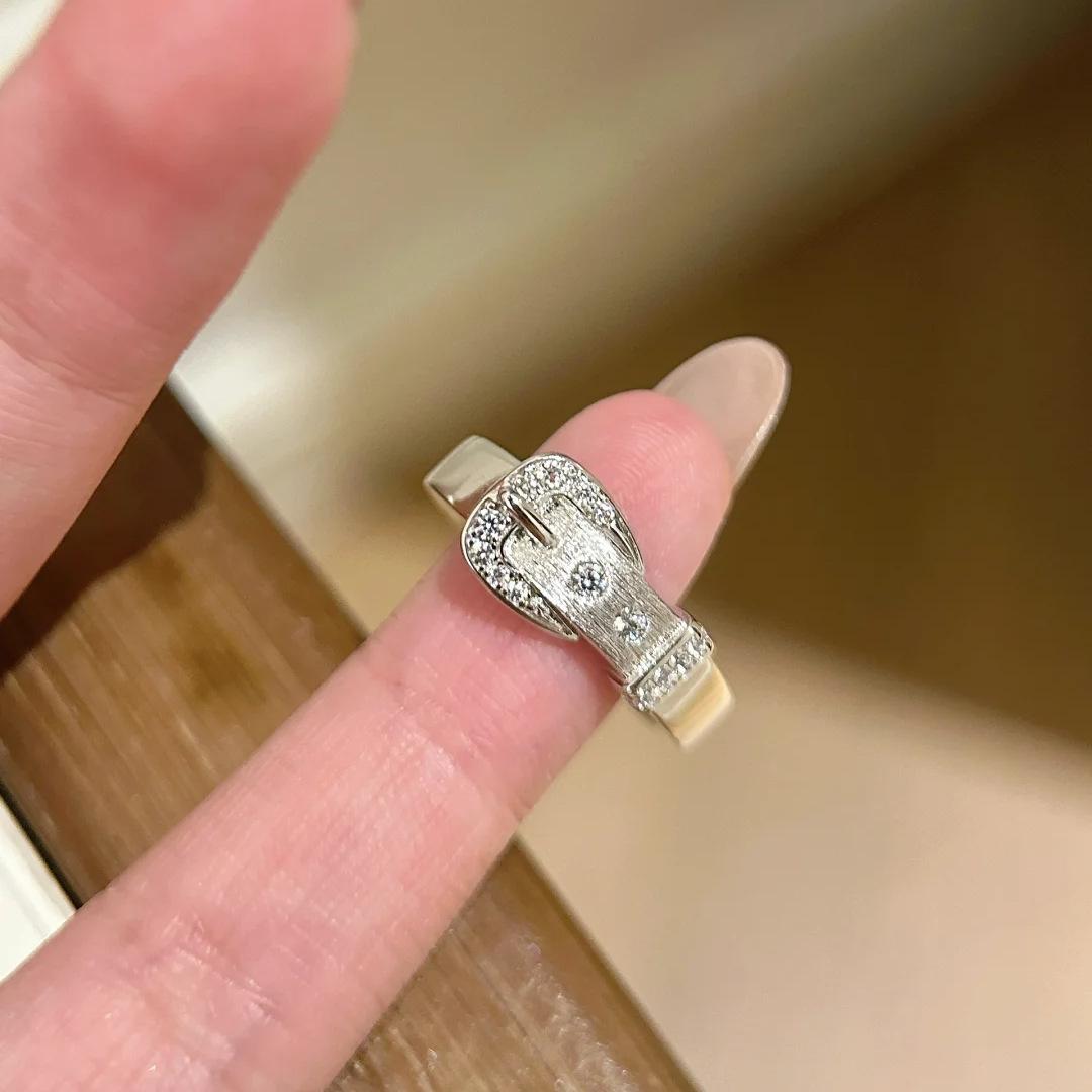 Brushed Belt Buckle Ring ins Luxury Diamond Internet celebrity Index Finger Open Ring
Brushed Belt Buckle Ring ins Luxury Diamond Internet celebrity Index Finger Open Ring