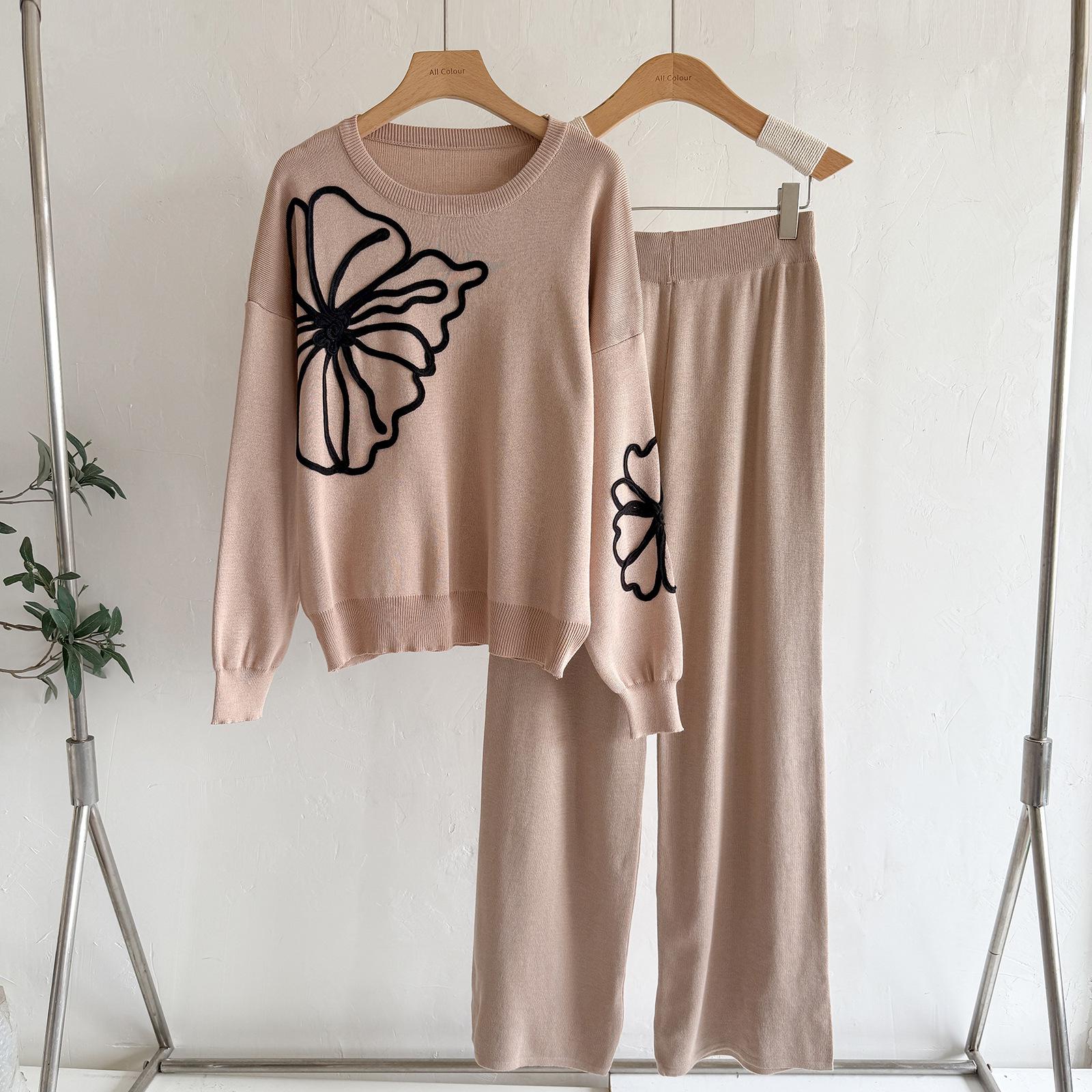 European Style Embroidered Knit Sweater & Loose Wide-Leg Pants Two-Piece Set for Women One Size хакі
European Style Embroidered Knit Sweater & Loose Wide-Leg Pants Two-Piece Set for Women One Size хакі