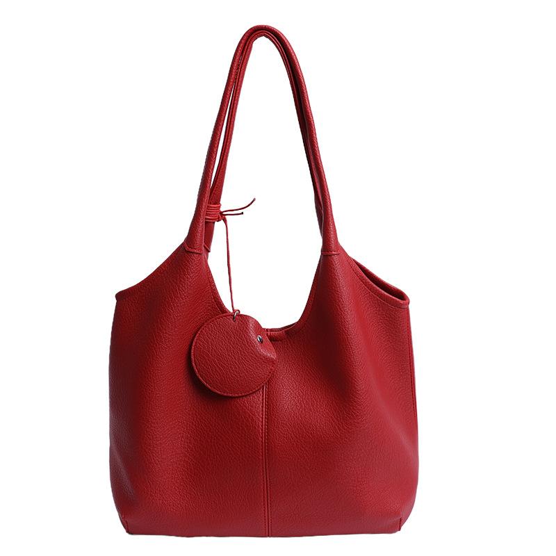 Simple European and American retro large-capacity tote bag commuter soft leather mother and child bag trendy women s bag fashionable and elegant shoul
Simple European and American retro large-capacity tote bag commuter soft leather mother and child bag trendy women s bag fashionable and elegant shoul