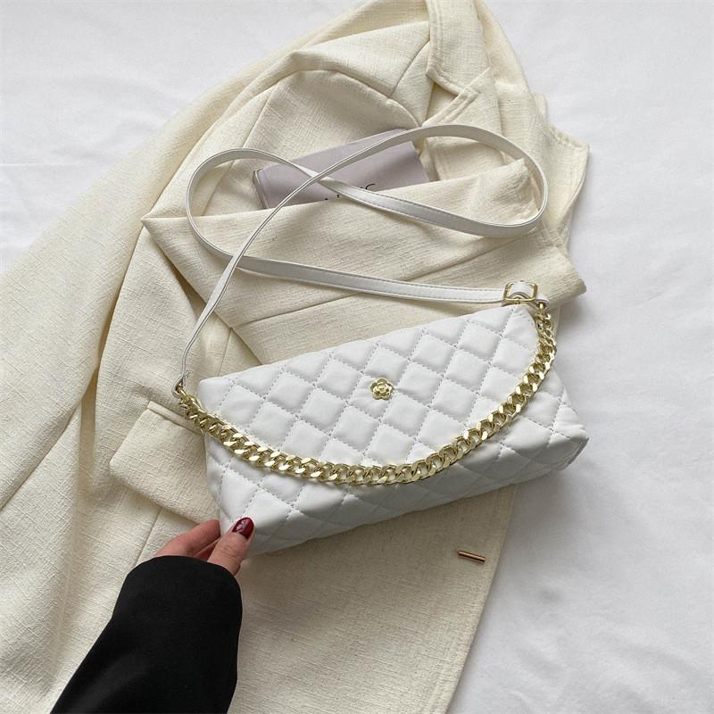 Trendy Quilted Solid Color Shoulder Chain Bag For Women Stylish Large Capacity Handbag White
Trendy Quilted Solid Color Shoulder Chain Bag For Women Stylish Large Capacity Handbag White