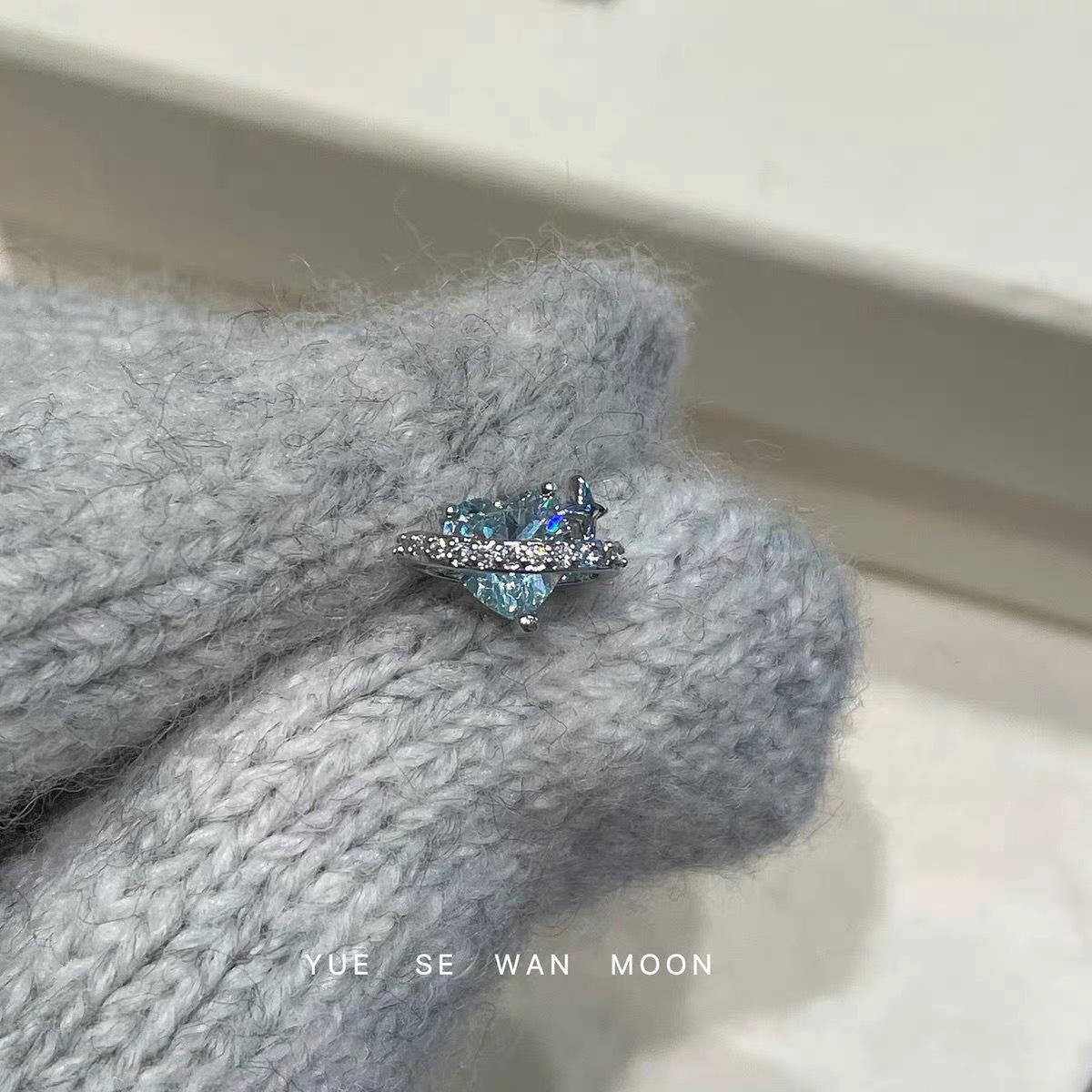 Versatile Sea Blue Heart Snail & Star Studs: Zircon & Titanium Ear Jewelry
Versatile Sea Blue Heart Snail & Star Studs: Zircon & Titanium Ear Jewelry