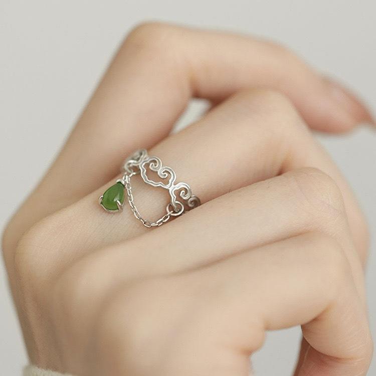 Artistic Light Luxury Water Drop Auspicious Cloud Jade Chain Ring Women Adjustable Open Band Niche High End Design
Artistic Light Luxury Water Drop Auspicious Cloud Jade Chain Ring Women Adjustable Open Band Niche High End Design