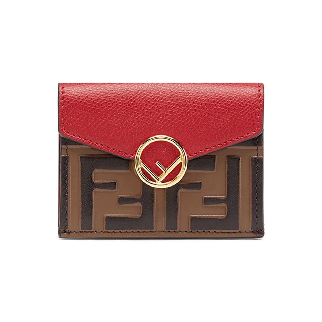 Fendi Gold Logo FF Patterned Short Trifold Wallet Women Wallet Brown Red 8M0395-AAII-F13VJ Basic Set (Bag+Dust Bag)
Fendi Gold Logo FF Patterned Short Trifold Wallet Women Wallet Brown Red 8M0395-AAII-F13VJ Basic Set (Bag+Dust Bag)