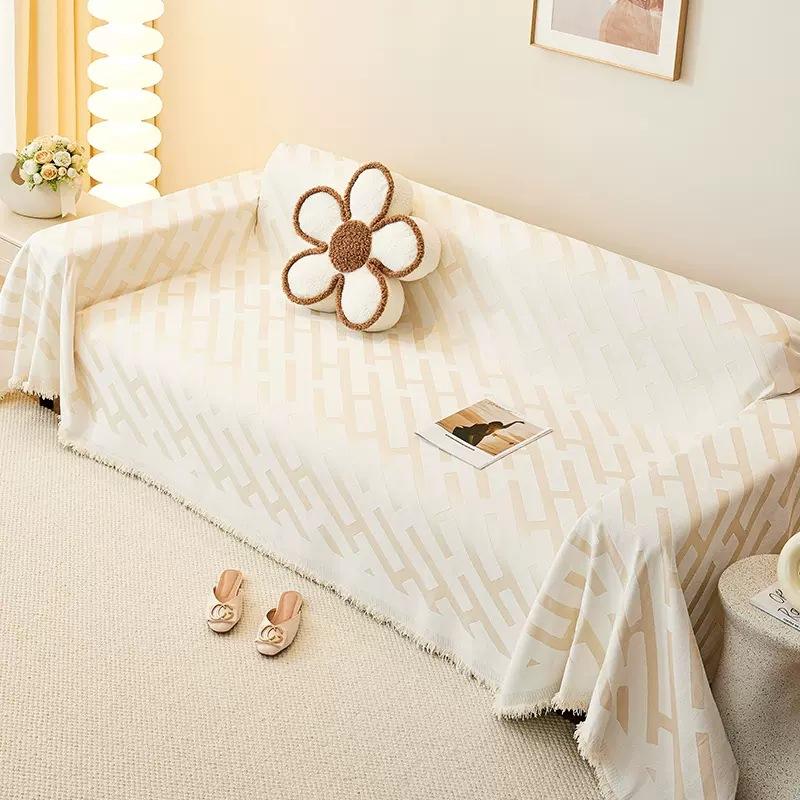 Новая подушка для дивана, универсальная круглый год, противоскользящая и пылезащитная подушка для сиденья, минималистское диванное полотенце, одеяло 
Новая подушка для дивана, универсальная круглый год, противоскользящая и пылезащитная подушка для сиденья, минималистское диванное полотенце, одеяло