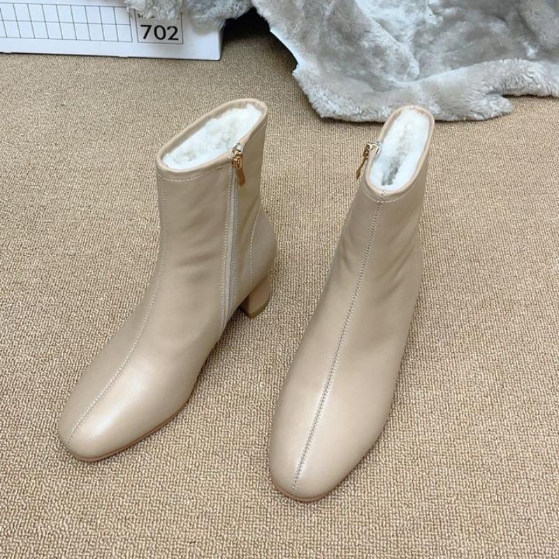 Women s padded plus size fur winter warm snow boots waterproof ankle boots non-slip hiking mountaineering sports cotton Martin boots 35
Women s padded plus size fur winter warm snow boots waterproof ankle boots non-slip hiking mountaineering sports cotton Martin boots 35