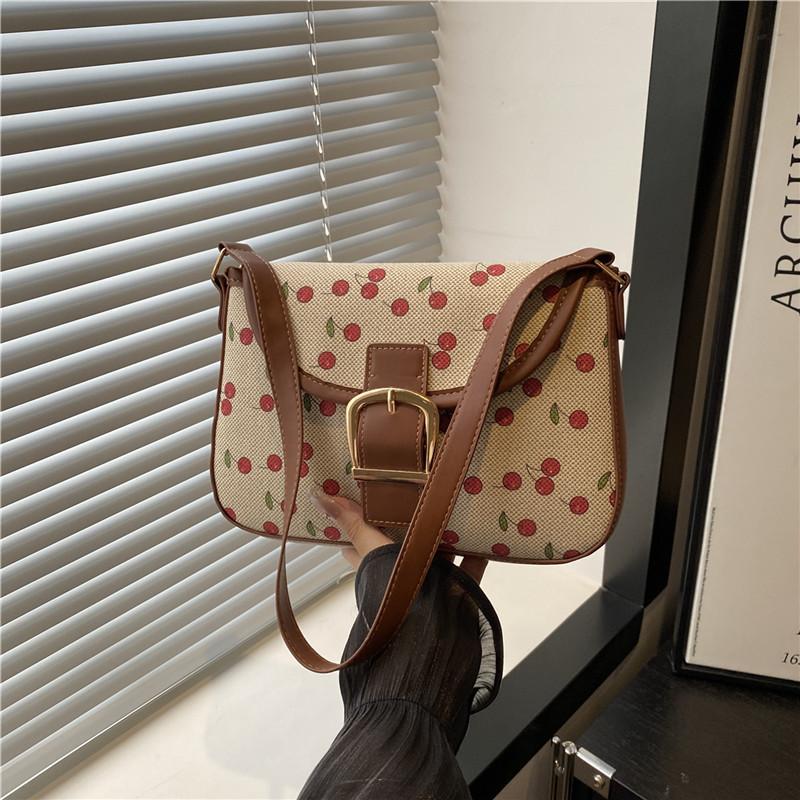 Сумка с принтом вишни, маленькая сумка под мышкой, женская, 2025 лето, новая, модная, универсальная сумка под мышкой, простая, плечевая, кроссбоди коричневый
Сумка с принтом вишни, маленькая сумка под мышкой, женская, 2025 лето, новая, модная, универсальная сумка под мышкой, простая, плечевая, кроссбоди коричневый