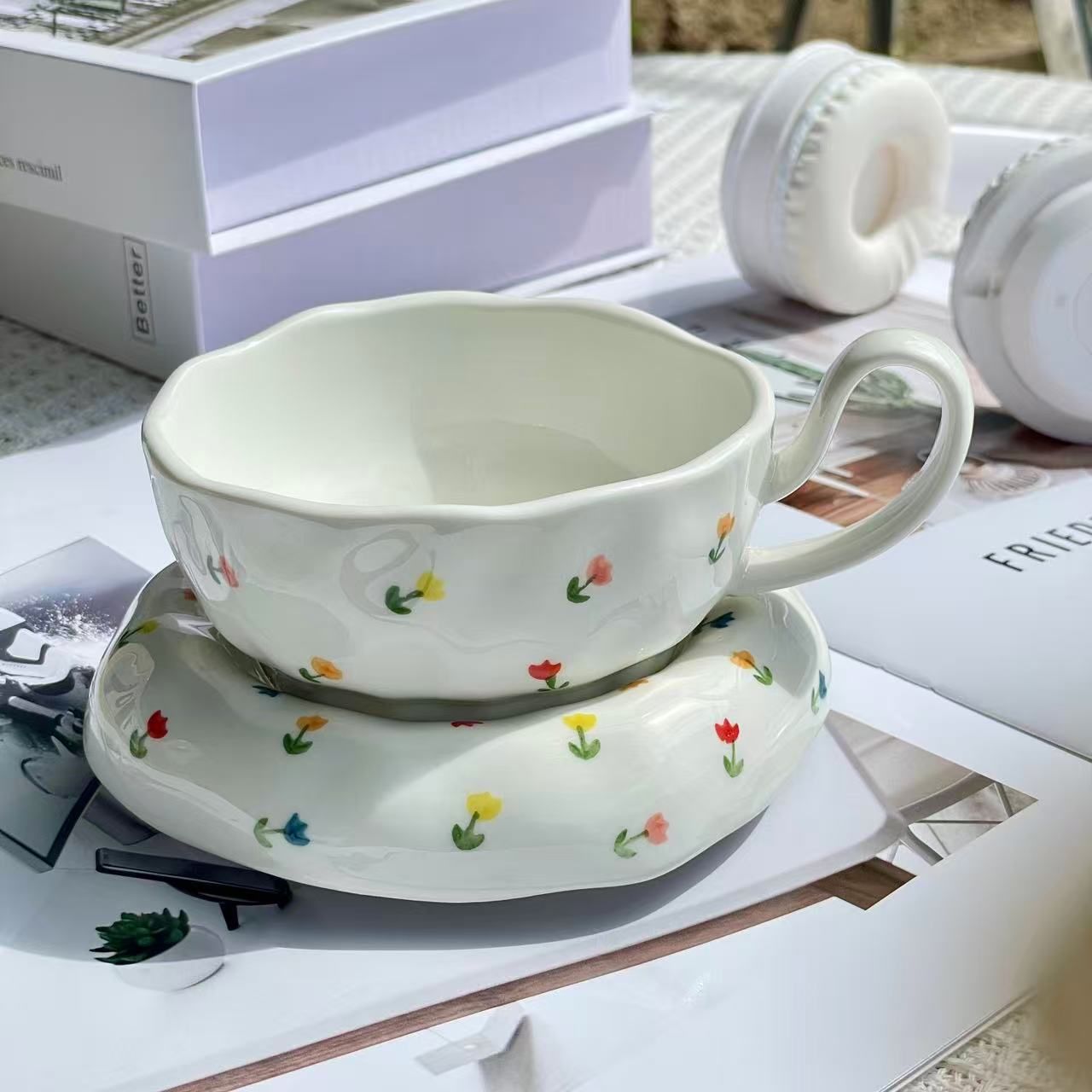 ins wind, irregular hand-squeezing, hand-painted small floral ceramic coffee cups and saucers, high-value afternoon tea latte cups coffee cup saucer
ins wind, irregular hand-squeezing, hand-painted small floral ceramic coffee cups and saucers, high-value afternoon tea latte cups coffee cup saucer