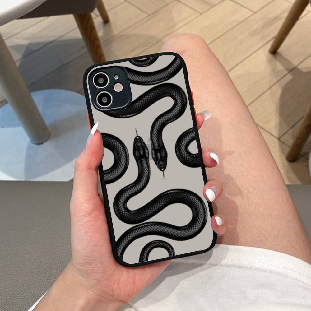 Luxury Black Snake Phone Case for iPhone 16 15 14 11 12 13 Pro Max X XS Translucent Matte Cover iphone 15
Luxury Black Snake Phone Case for iPhone 16 15 14 11 12 13 Pro Max X XS Translucent Matte Cover iphone 15