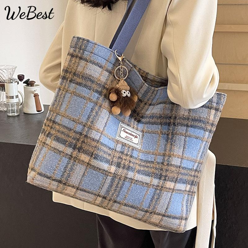 Large Capacity Commuting Compartment Shoulder Bag
Large Capacity Commuting Compartment Shoulder Bag
