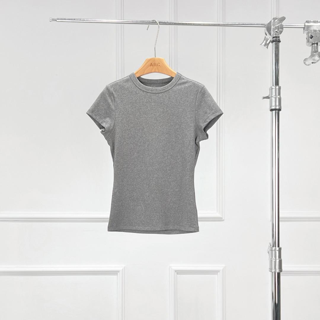 Женская классическая разноцветная хлопковая футболка Tommy25 с круглым вырезом, новый стиль весна-лето, слегка эластичная, с короткими рукавами. Large
Женская классическая разноцветная хлопковая футболка Tommy25 с круглым вырезом, новый стиль весна-лето, слегка эластичная, с короткими рукавами. Large