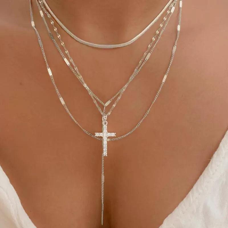 European-American Cross Pendant Necklace: Trendy, Multi-Layered, Stackable Clavicle Chain for Women
European-American Cross Pendant Necklace: Trendy, Multi-Layered, Stackable Clavicle Chain for Women