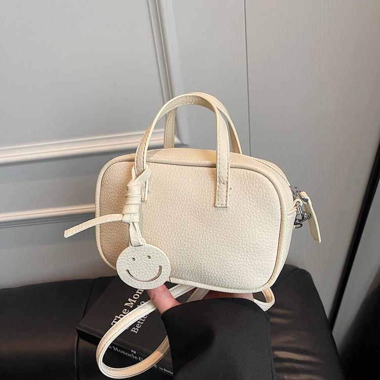 Popular fashion smiley face crossbody small bag women s 2025 spring new retro shoulder women s bag чёрный
Popular fashion smiley face crossbody small bag women s 2025 spring new retro shoulder women s bag чёрный