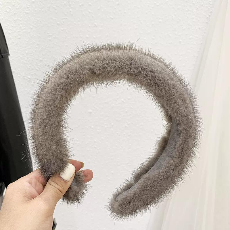 2025 Hot Sale Women Luxury winter 100% Real Mink Fur Headbands High Quality Real Fur Hair Band Lady Fashion Hair Hoop Furry Gift
2025 Hot Sale Women Luxury winter 100% Real Mink Fur Headbands High Quality Real Fur Hair Band Lady Fashion Hair Hoop Furry Gift