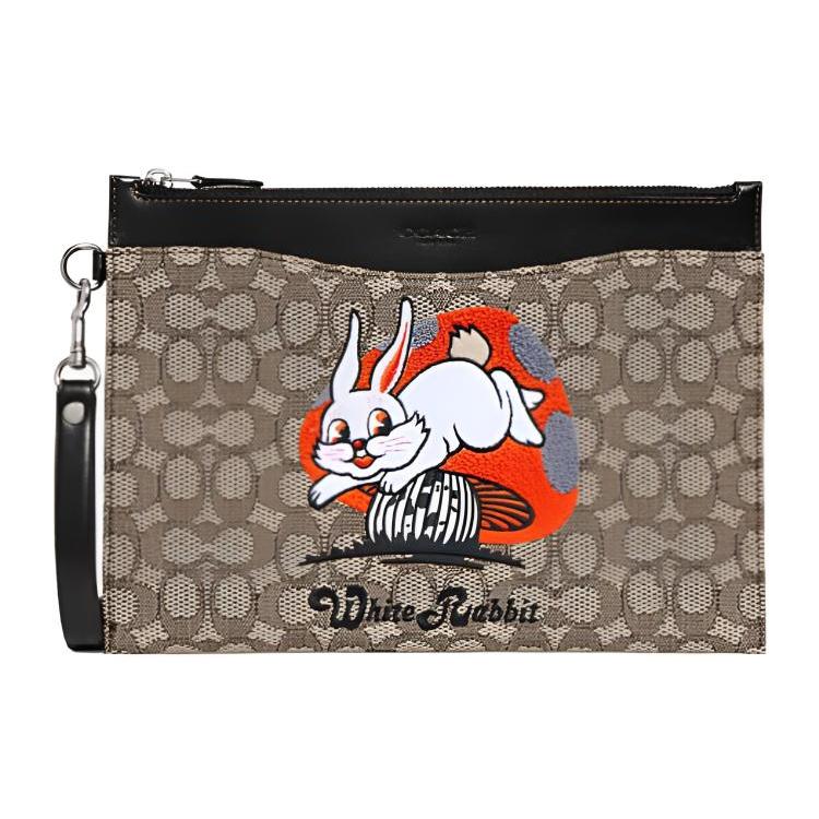 Новые клатчи COACH Hitch CF601-TXT 30.0*2.0*21.6CM
Новые клатчи COACH Hitch CF601-TXT 30.0*2.0*21.6CM