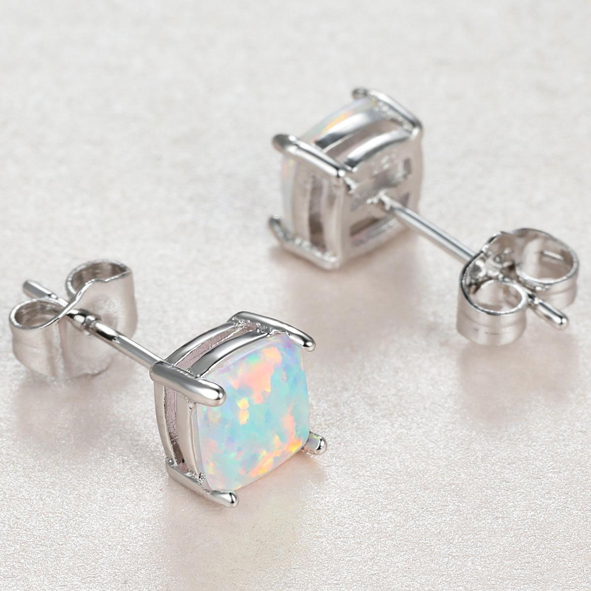 European and American New White Fat Square Simple and Versatile Womens Temperament Earrings
European and American New White Fat Square Simple and Versatile Womens Temperament Earrings
