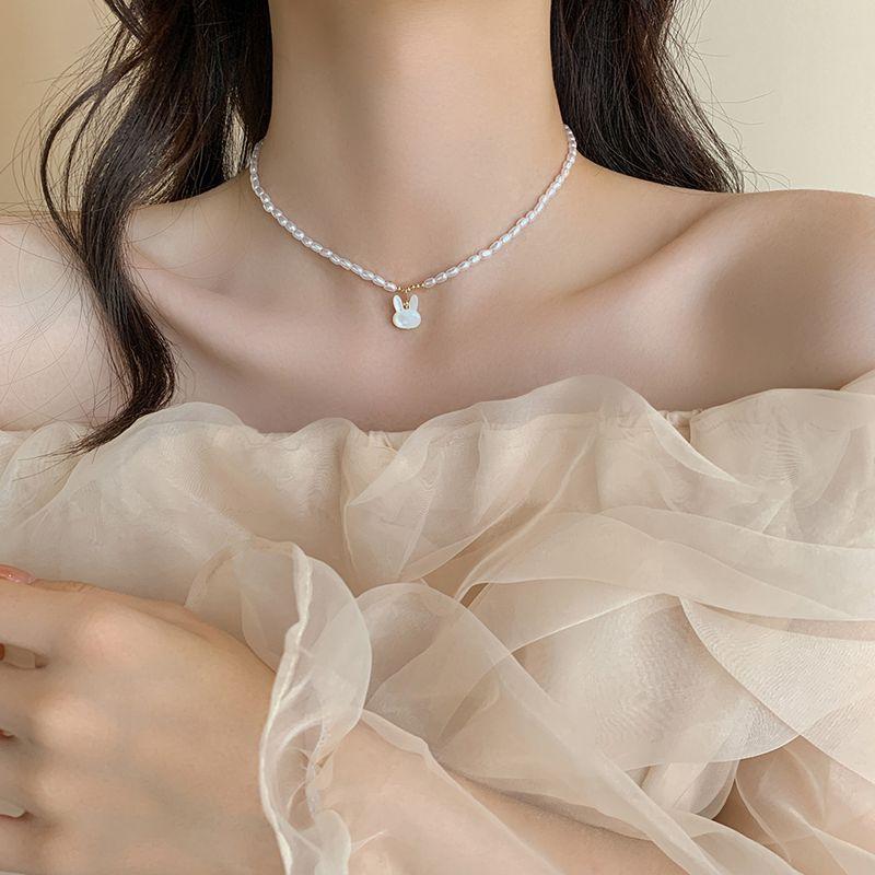 Imitation Pearl Rice Grain Necklace, Freshwater Shell Rabbit Neck Chain Temperament, Cute Cat Collarbone Chain Woman
Imitation Pearl Rice Grain Necklace, Freshwater Shell Rabbit Neck Chain Temperament, Cute Cat Collarbone Chain Woman