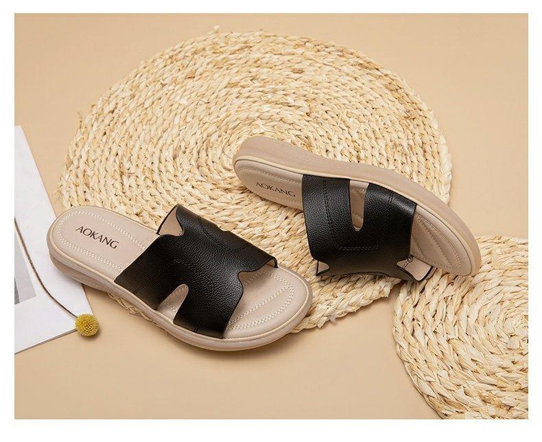 Summer new leather sandals beef tendon soft sole non-slip one-word beach slippers women 35 чорний
Summer new leather sandals beef tendon soft sole non-slip one-word beach slippers women 35 чорний