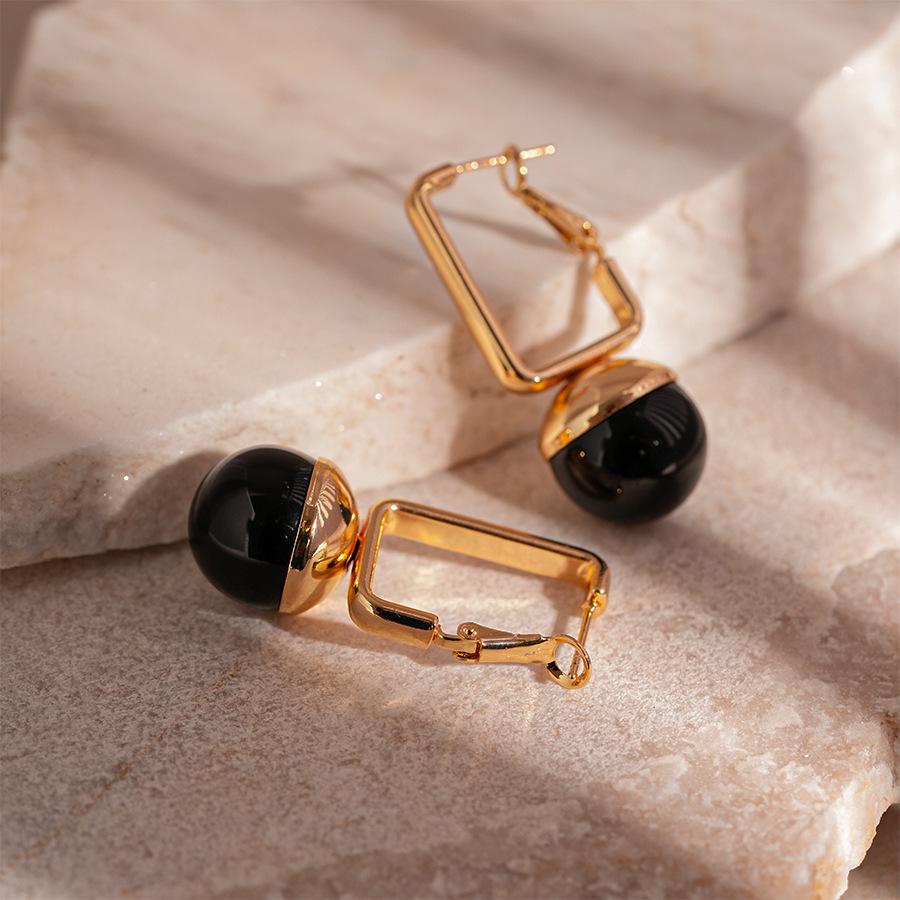 Vintage dark resin round rectangular geometric steel needle European and American niche earrings for
Vintage dark resin round rectangular geometric steel needle European and American niche earrings for