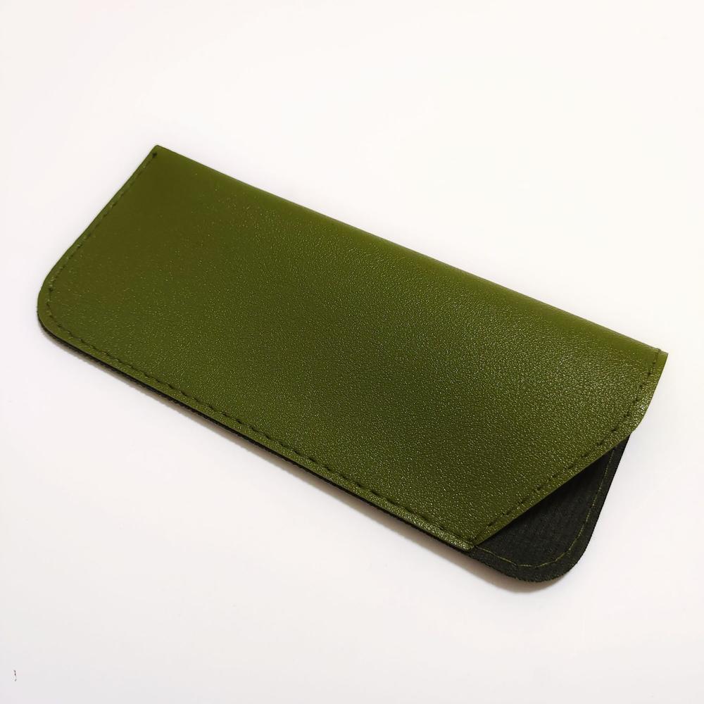 PU Cloud Shape Spring Sheet Glasses Bag Automatic Closing Sunglasses Bag Portable Eyeglasses Storage Protective Cover Wallet
PU Cloud Shape Spring Sheet Glasses Bag Automatic Closing Sunglasses Bag Portable Eyeglasses Storage Protective Cover Wallet
