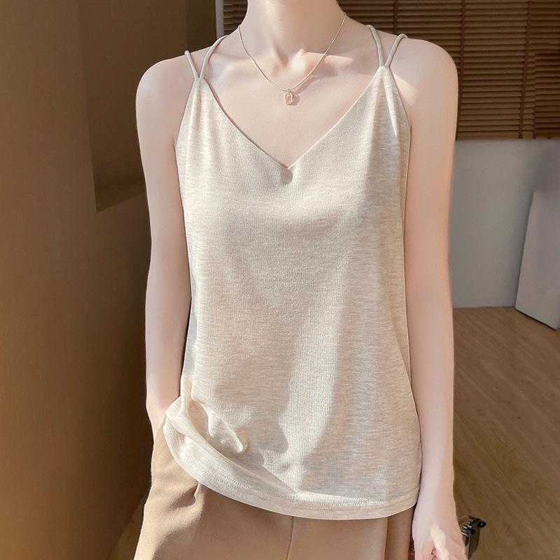 Женская майка на тонких бретелях с V-образным вырезом из ледяного шелка - Без рукавов, вязаная майка с сексуальной открытой спиной, идеально подходит для весны/лета. S (85-100 lbs)
Женская майка на тонких бретелях с V-образным вырезом из ледяного шелка - Без рукавов, вязаная майка с сексуальной открытой спиной, идеально подходит для весны/лета. S (85-100 lbs)