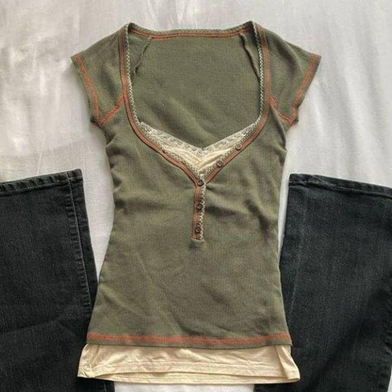 Pure Cotton American Retro Vintage Square-Neck Short-Sleeve Top with Contrasting Colors, Y2K Style, Waist-Cinching Button-Up T-Shirt Retro Green Contrast Short Sleeves S
Pure Cotton American Retro Vintage Square-Neck Short-Sleeve Top with Contrasting Colors, Y2K Style, Waist-Cinching Button-Up T-Shirt Retro Green Contrast Short Sleeves S