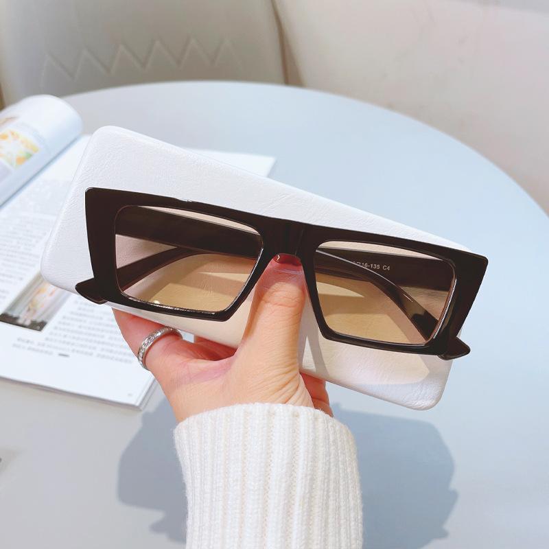 JYL TS Hong Kong Style Sunglasses Women UV Protection Big Face 97117 A-9884 сине серый
JYL TS Hong Kong Style Sunglasses Women UV Protection Big Face 97117 A-9884 сине серый